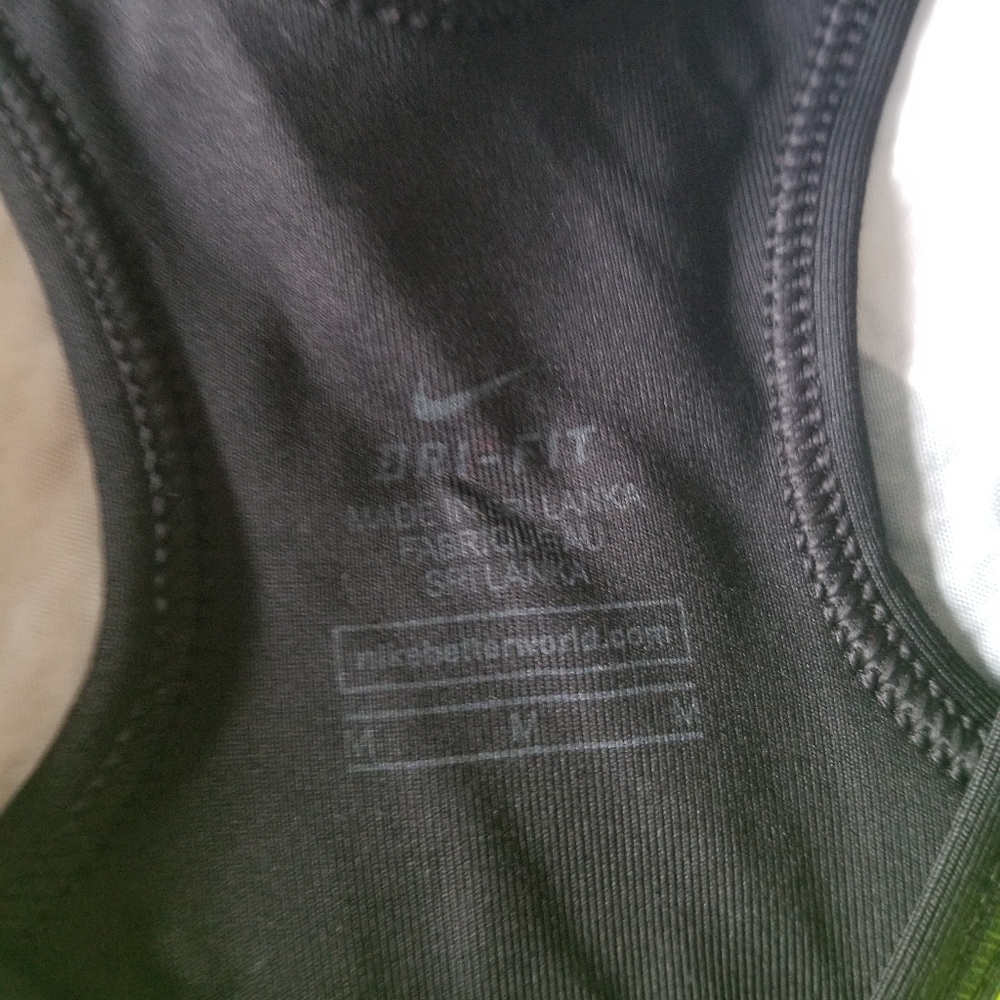 Women's sports bra - Picture 2 of 2